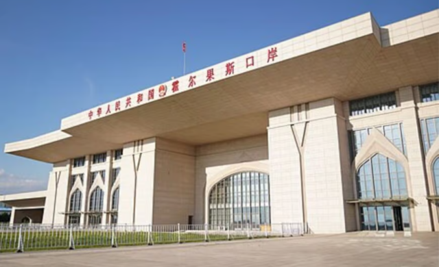 Kazakhstan-China-border-870x580